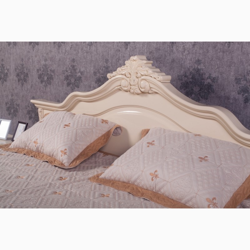 Фото 3. Деревянная двуспальная кровать Моника