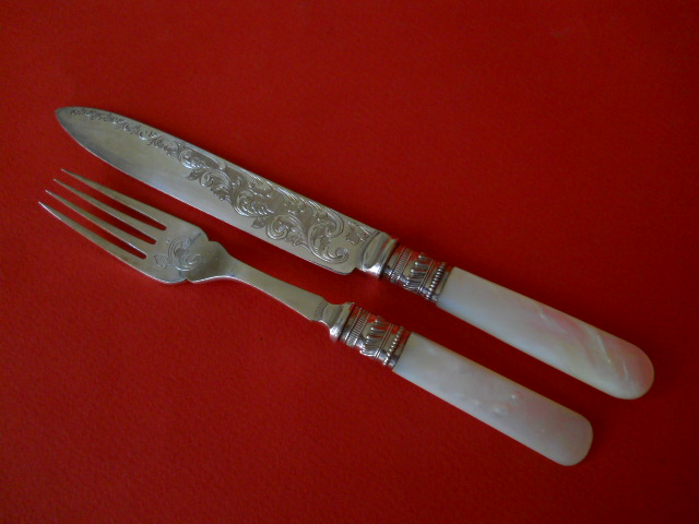 Фото 9. Набор старинных перламутровых ножей и вилок JE SS (Джозеф Эллиот и сыновья)-Англия