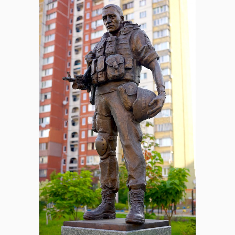 Фото 5. Памятники скульптуры и надгробия на заказ для военных солдат под заказ