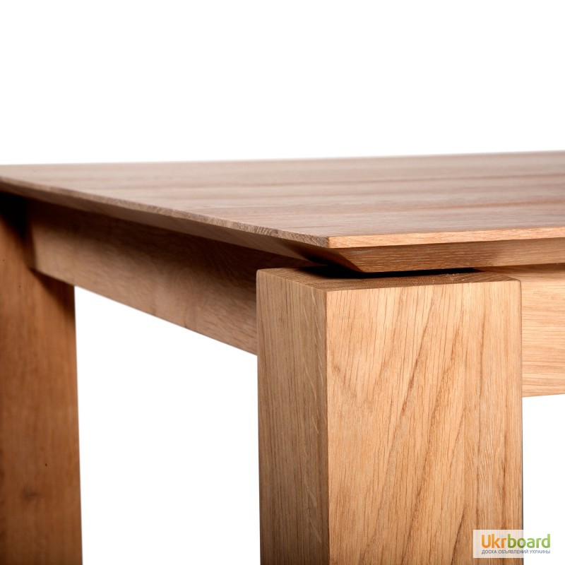 Фото 4. Обеденный стол из массива древесины