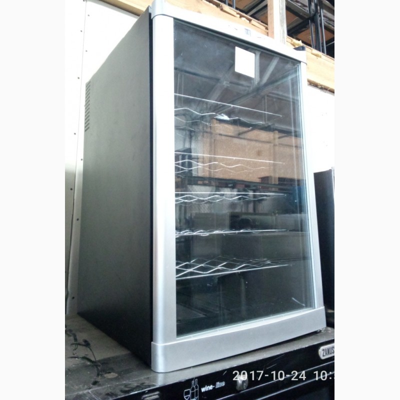 Фото 4. Шкаф холодильный винный холодильник настольный Climadiff CV 70 AD