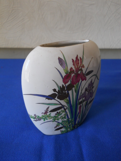 Фото 4. Миниатюрная вазочка для цветов