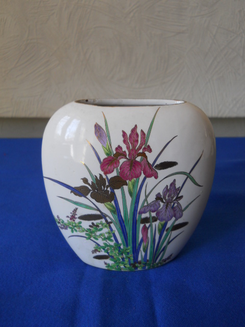 Фото 5. Миниатюрная вазочка для цветов