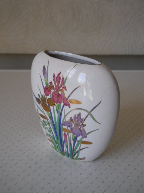 Фото 8. Миниатюрная вазочка для цветов