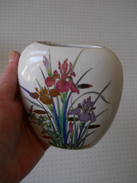 Фото 9. Миниатюрная вазочка для цветов