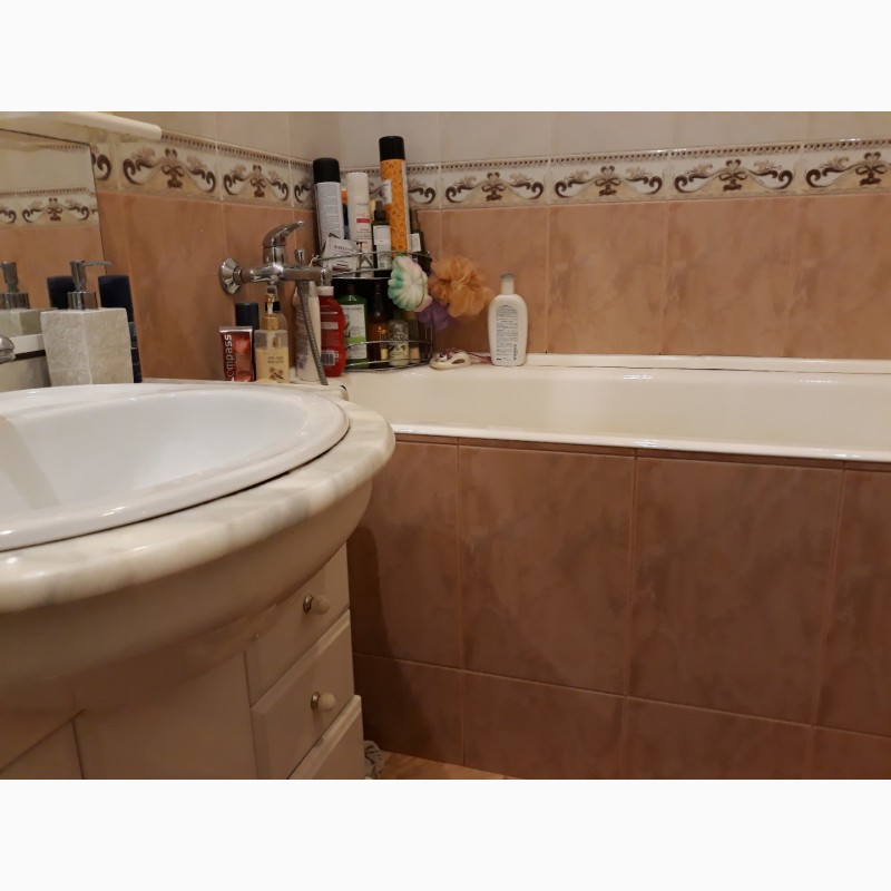 Фото 3. Итальянская чугунная ванна 70х170, б/у, в хорошем состоянии. Ножки чугунные, регулируемые