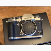 Fujifilm X100F / Fujifilm X-T2 / Sony Cyber-shot DSC-RX100 VI