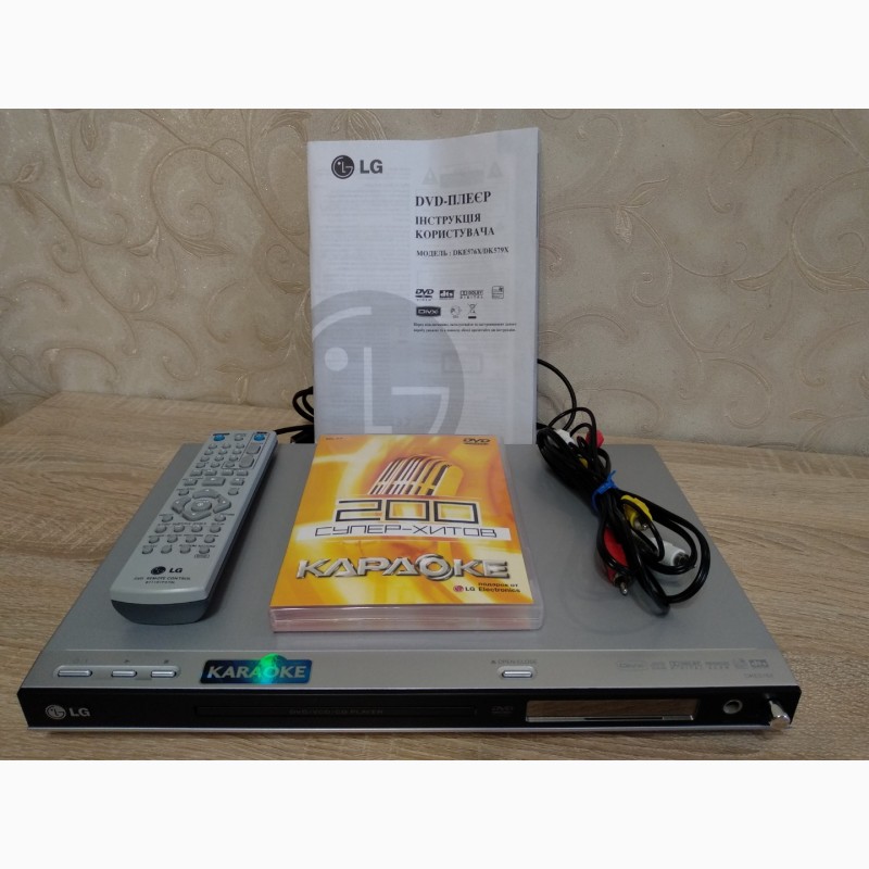 DVD плеер с караоке LG DKE576X