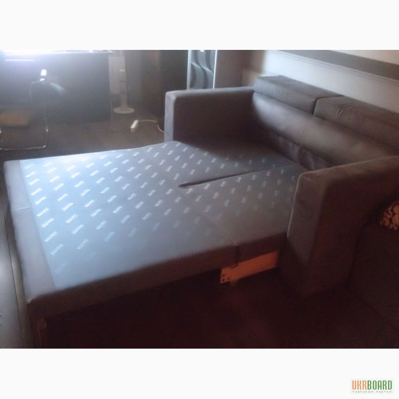 Фото 3. Продается комплект: диван и пуф фирмы Blest.