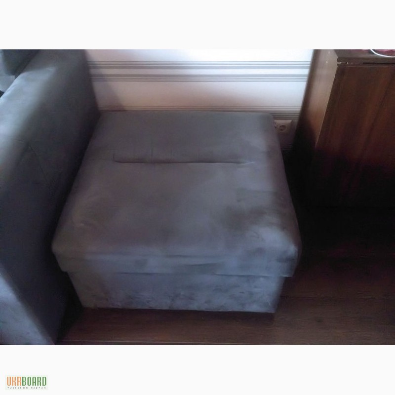 Фото 4. Продается комплект: диван и пуф фирмы Blest.
