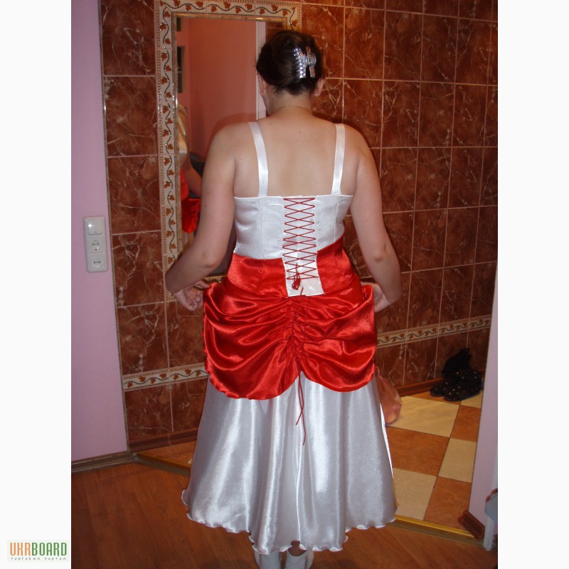 Фото 5. Продам шикарное свадебное платье недорого
