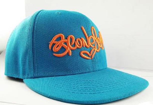 Фото 2. Вышивка на кепках бейсболках на заказ брендированные кепки с логотипом
