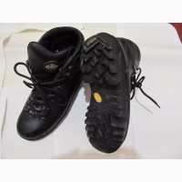 Продам ботинки альпинистские 43 размер
