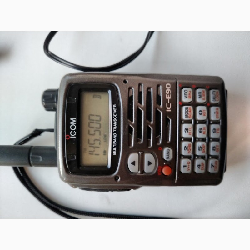 Фото 3. Радиостанция портативная Icom IC-E90