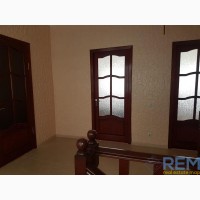 Продам отдельностоящую 4-комнатную двухуровневую квартиру в Малиновском районе