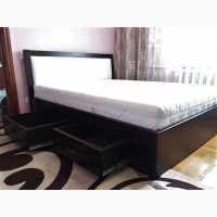 Дубовая двуспальная кровать Алика с мягкой обивкой
