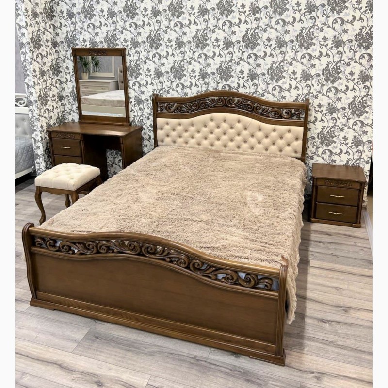 Фото 9. Біле із золотом двоспальне ліжко з тумбами Емілія з ясена