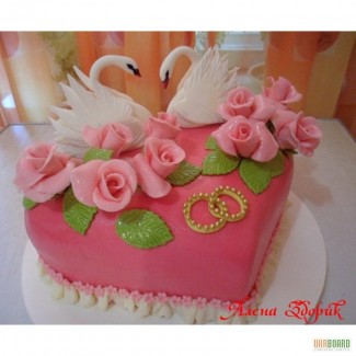 Торт с лебедями и розами