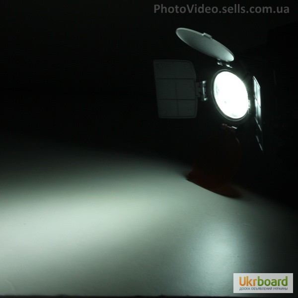 Фото 2. Светодиодный накамерный свет LED-5005