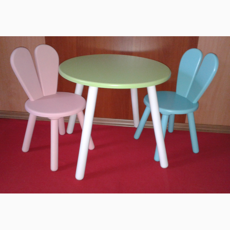 Детский столик и два стульчика разборные