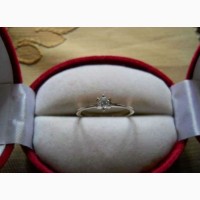 Классическое кольцо с бриллиантом, белое золото