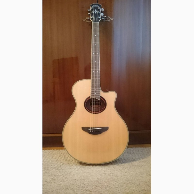 Фото 2. Акустическая гитара с датчиком YAMAHA APX700 II Natural