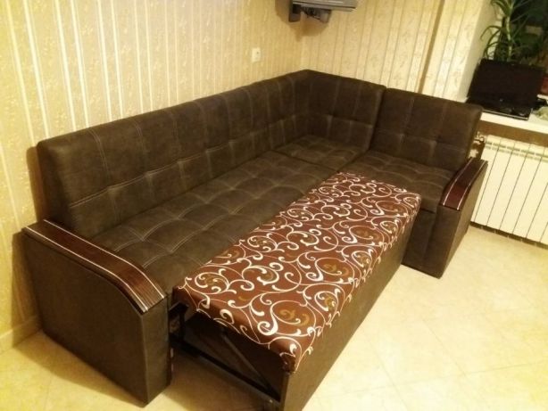 Угловой диван на кухно + спальное место