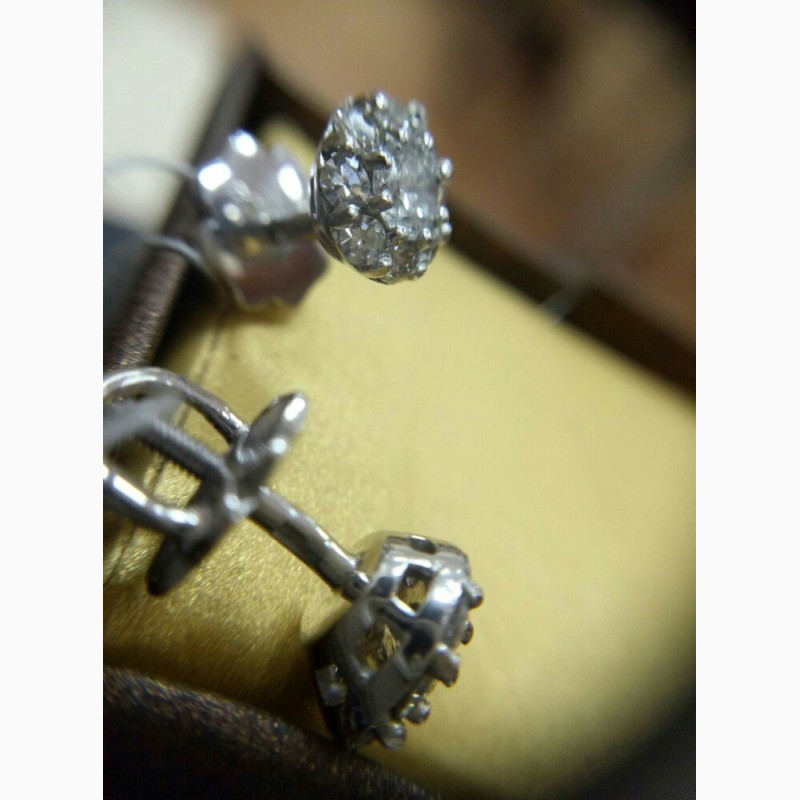 Фото 10. Серьги-пусеты с бриллиантами 0. 66 карата