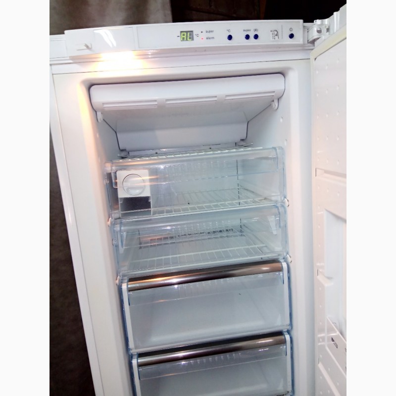 Фото 4. Комплект холодильная и морозильная камеры Bosch