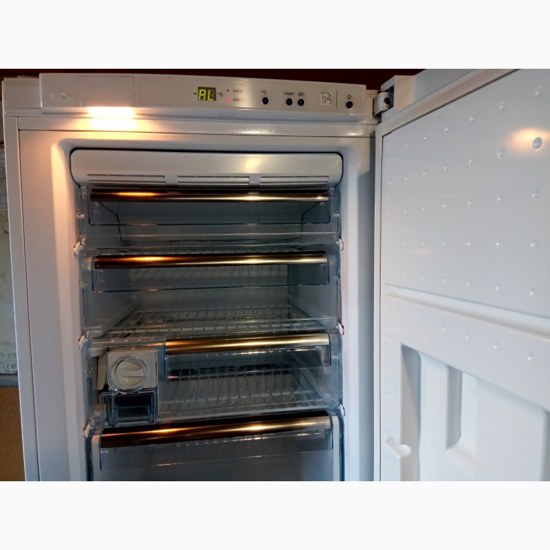 Фото 8. Комплект холодильная и морозильная камеры Bosch