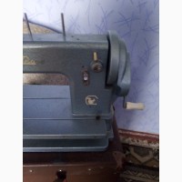 Продам швейную машинку Белка, рабочую, в футляре, СССР