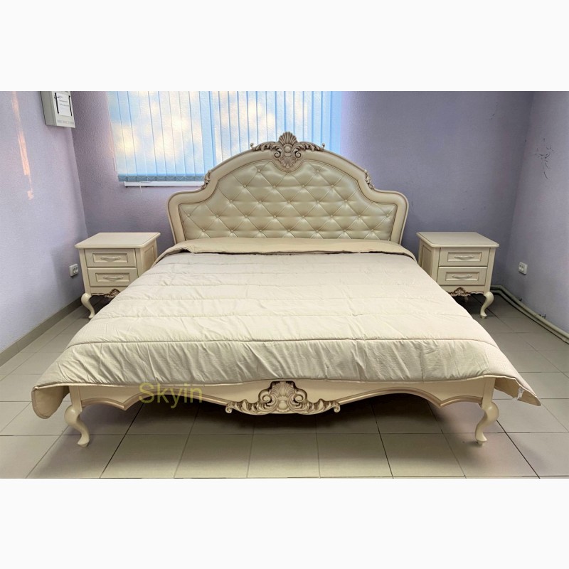 Фото 4. Дубове двоспальне ліжко Венеціано з каретною стяжкою від виробника