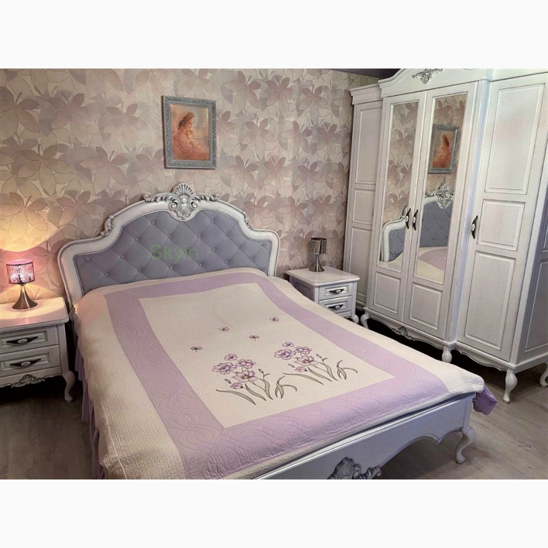 Фото 11. Дубове двоспальне ліжко Венеціано з каретною стяжкою від виробника