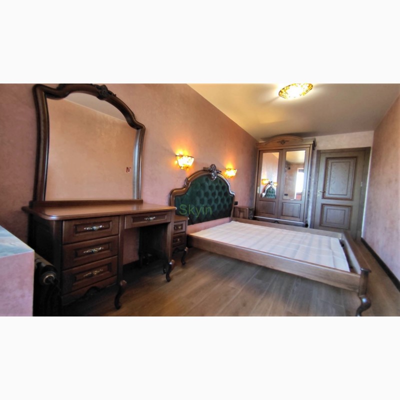 Фото 13. Дубове двоспальне ліжко Венеціано з каретною стяжкою від виробника