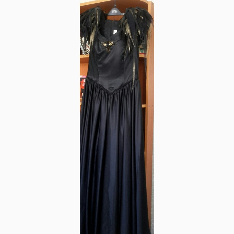 Фото 2. Вечернее черное атласное платье на корсете