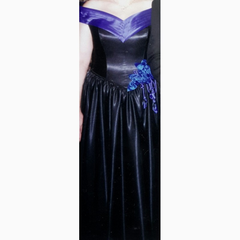 Фото 3. Вечернее черное атласное платье на корсете