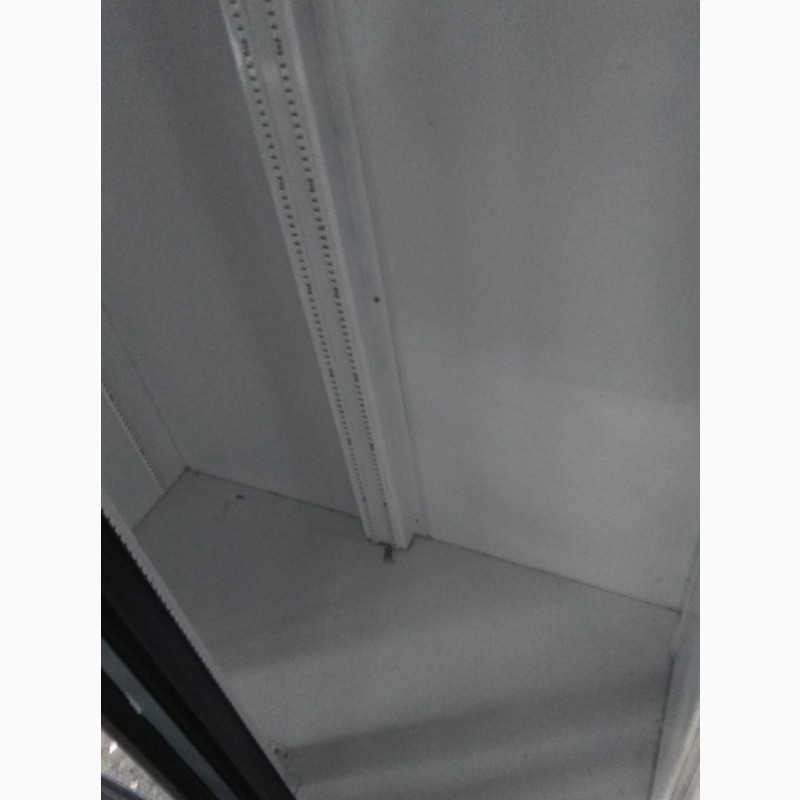 Фото 4. Холодильная витрина вертикальная б/у для пива, воды и пр