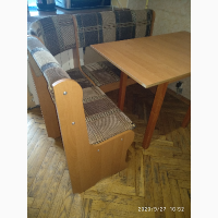 Кухонный уголок с великолепным столом самый уютный и милый для вашей кухни, Киев