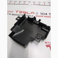 Крышка блока предохранителей DUAL MOTOR Tesla model S 1013274-02-C 1013274