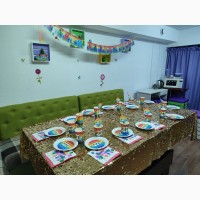 Святкування день народження дитини в дитячій кімнаті, приміщенні Київ Лівобережна