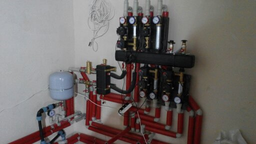 Фото 5. Монтаж систем отопления и водоснабжения
