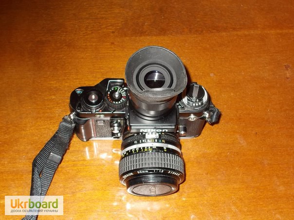 Фото 3. Съёмные пентопризьмы на Nikon F3 DW-3 и DW-4