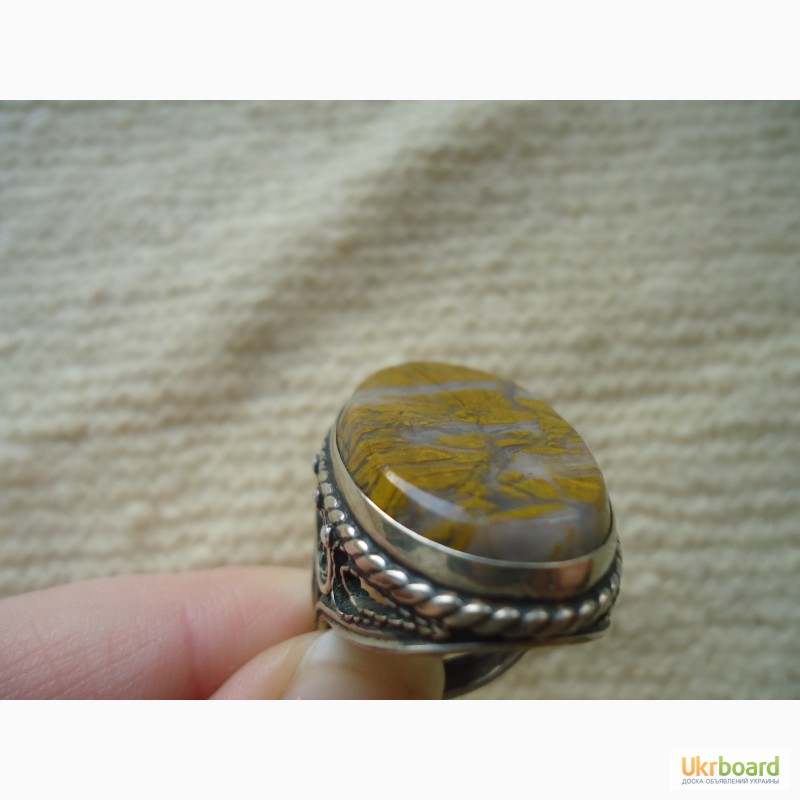 Фото 2. Винтажное кольцо с натуральным камнем