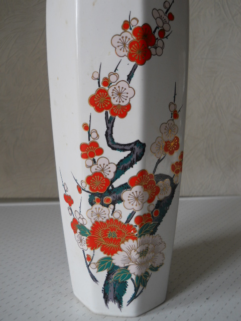 Фото 3. Ваза фарфоровая Японская с изобржением сакуры