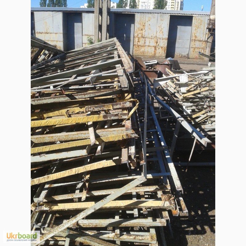 Фото 2. Стеллажи с уголка 35, 10 тон, демонтированы, на складе в г.Киеве