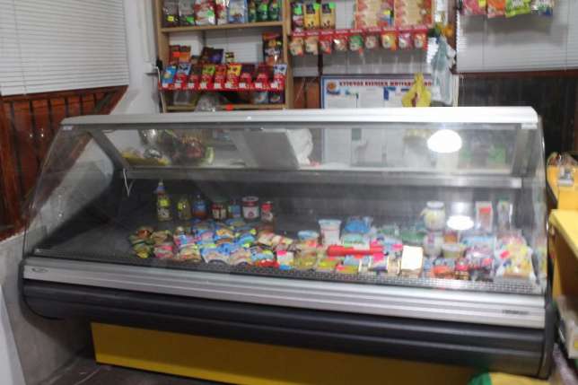 Продам витрину холодильную Belluno (новая на гарантии)