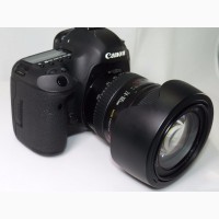 Canon EOS 5D Mark III с объективом 24 мм-105 мм