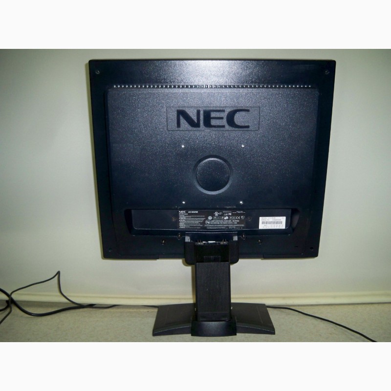 Фото 8. Продам монитор 19дюймов TFT(LCD) NEC LCD1904M с колонками