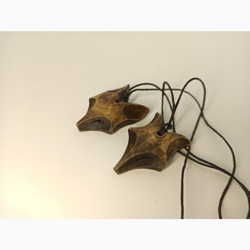 Фото 2. Кулони вовка та лисиці, Деревяні кулони в скандинавському стилі, подарунки для чоловіків