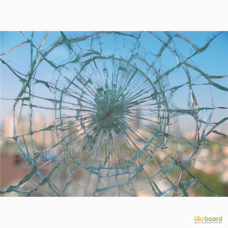 Что означает разбитый. Разбитое стекло. Разбитое круглое стекло. Разбитое зеркало. Разбитое окно.